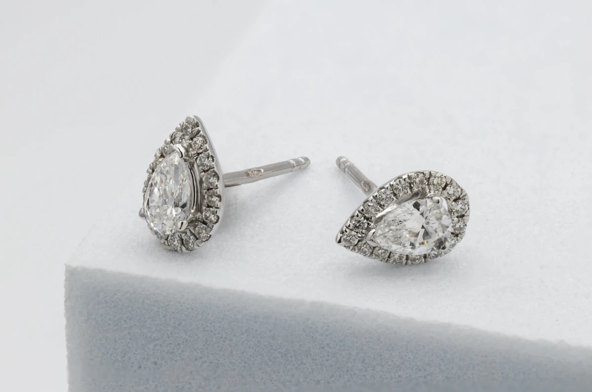 Valentine’s Day Diamond Cartilage Earrings That Add a Sparkle of Love