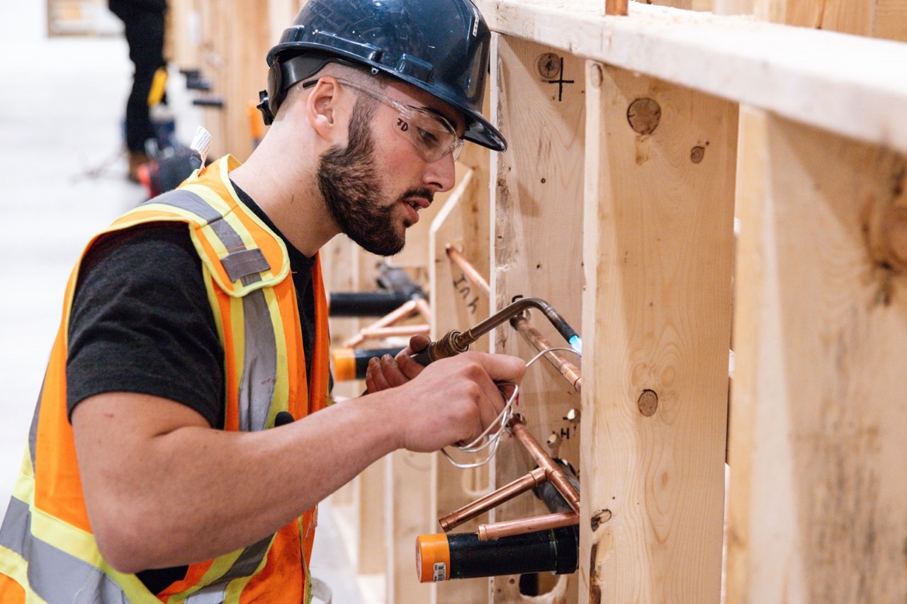 How Trade Schools in Hawaii Prepare Students for Real-World Careers