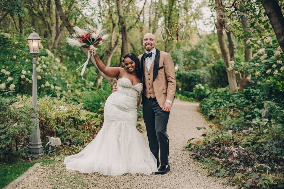 Rizing Falcon Photography – Wedding Photographer Offering Timeless &amp; Emotional Imagery