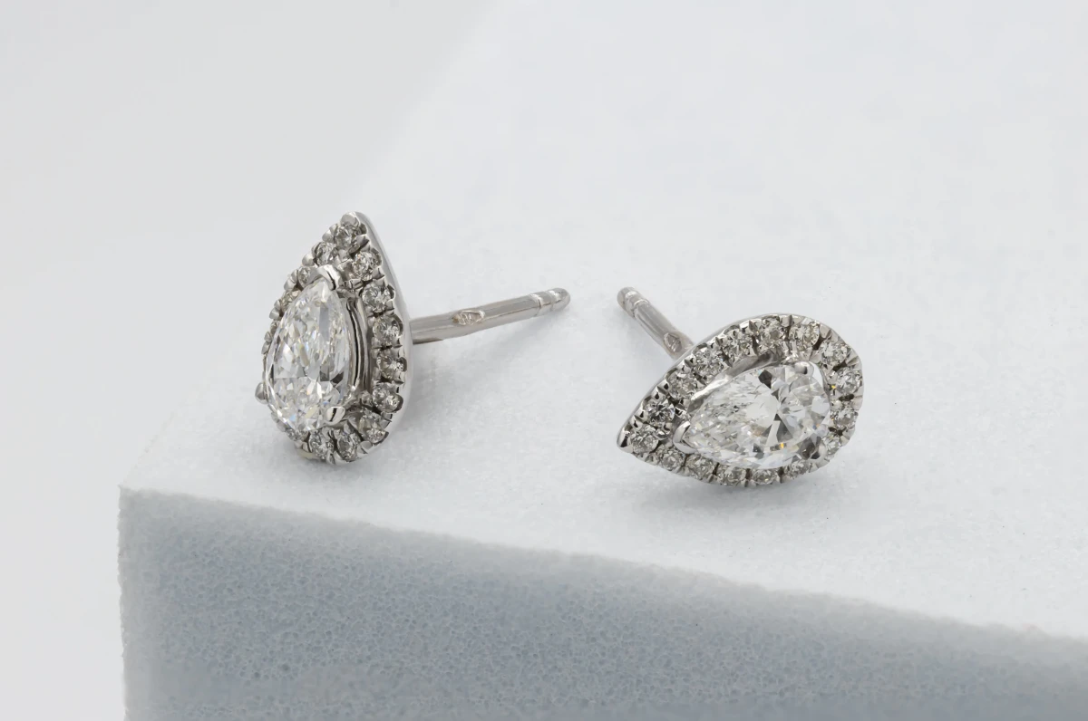 Valentine’s Day Diamond Cartilage Earrings That Add a Sparkle of Love