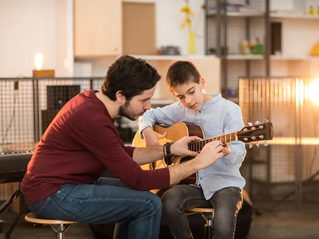Kids Guitar Lessons London – Fun Music Learning for Kids at Riffmasters