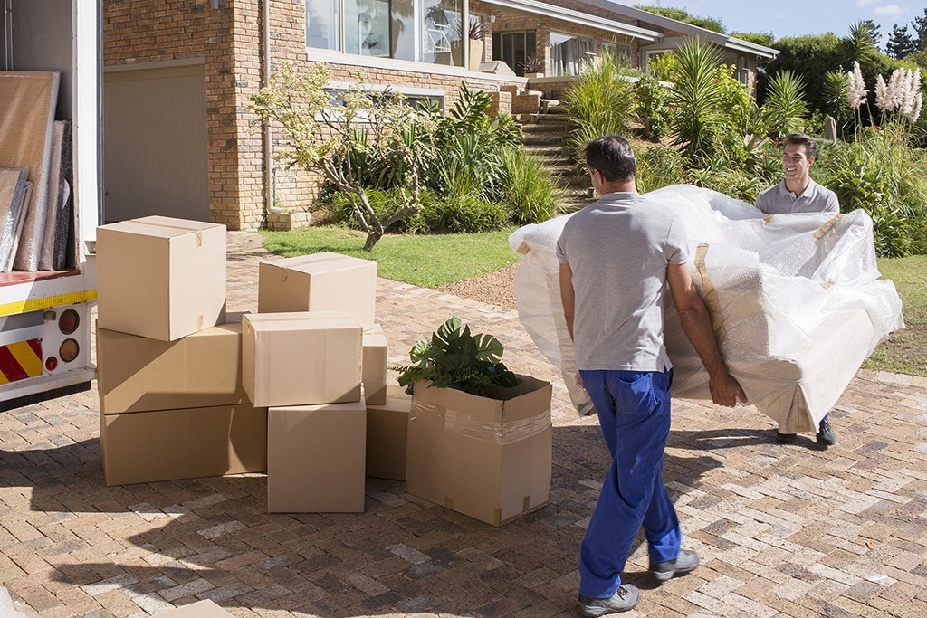 Smart Ways to Save Money by Reviewing Removal Company Quotes