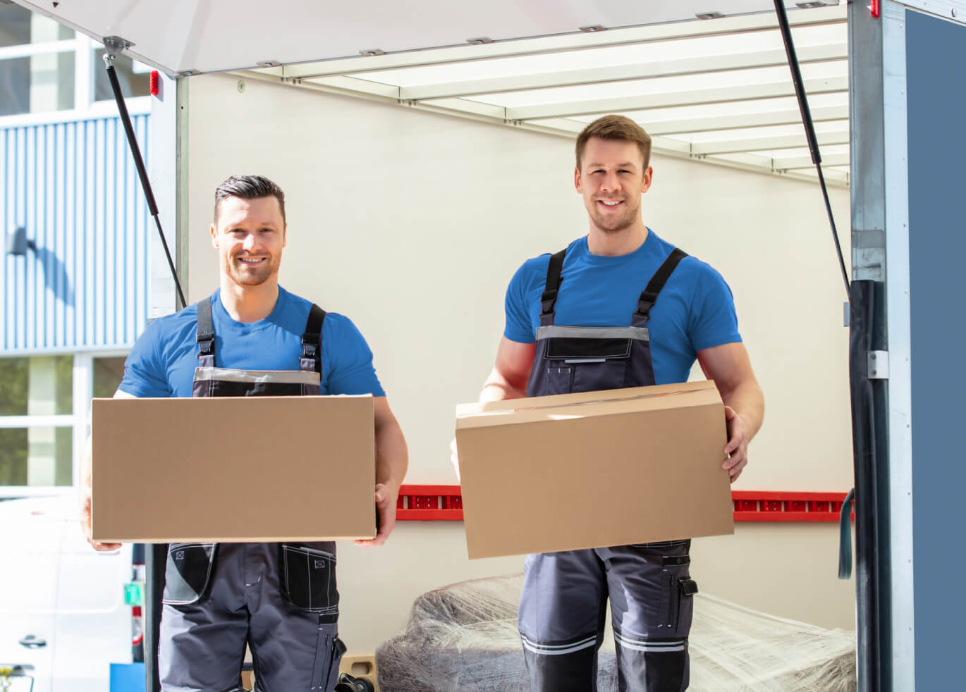 Expert Movers Vancouver | Smooth &amp; Safe Moving Experience