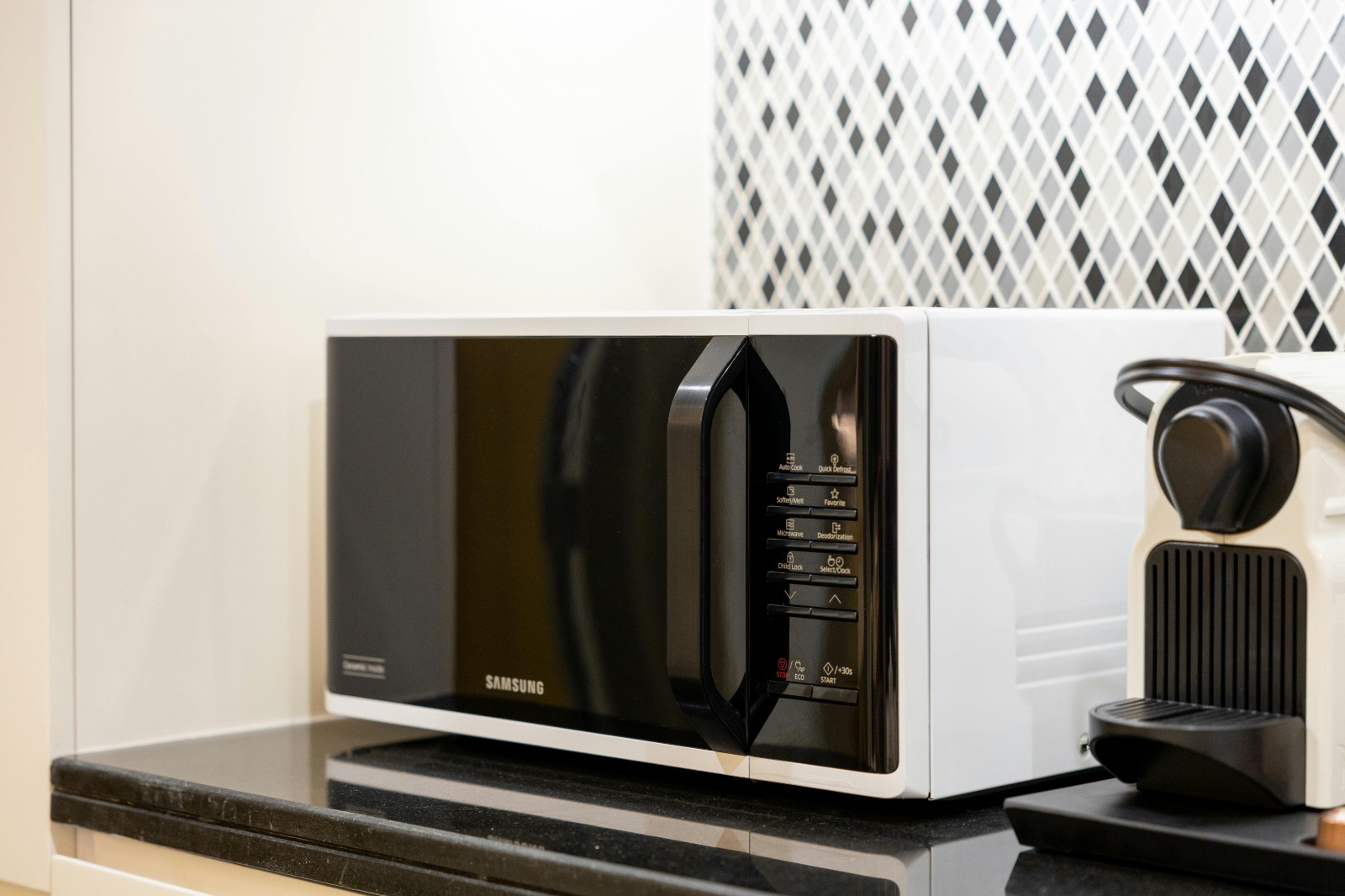 Microwave Oven Sales Offering Value, Style, and Efficiency
