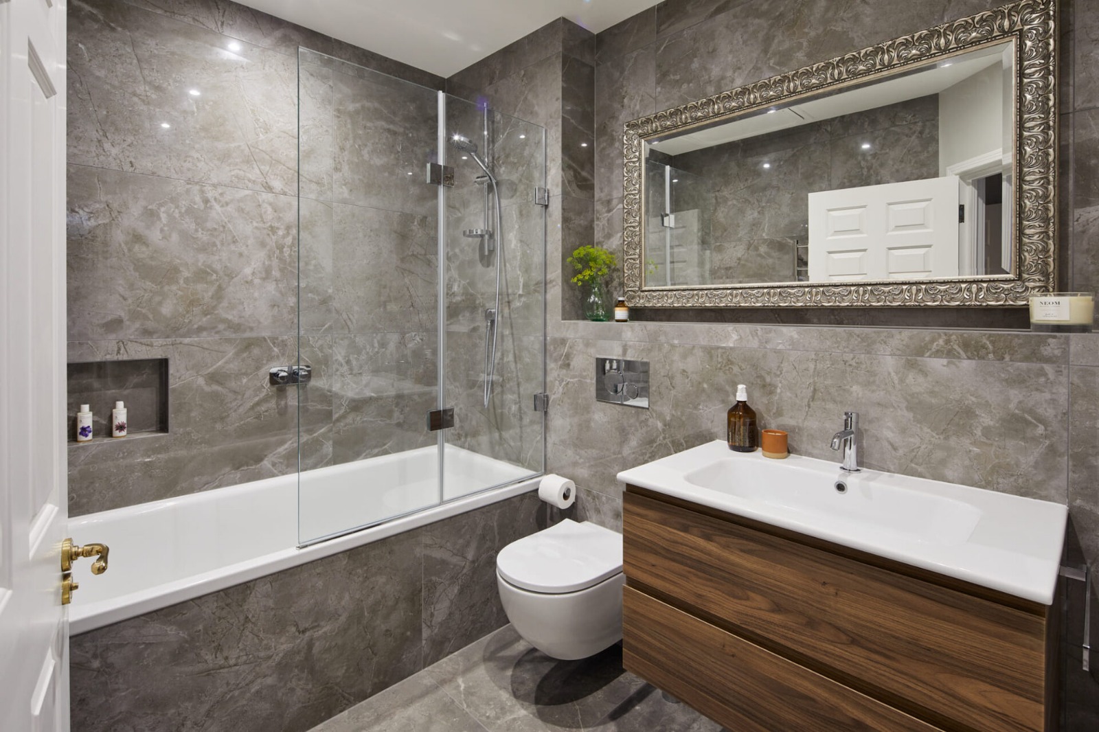 Semi-Frameless Shower Screens for Stylish Interiors