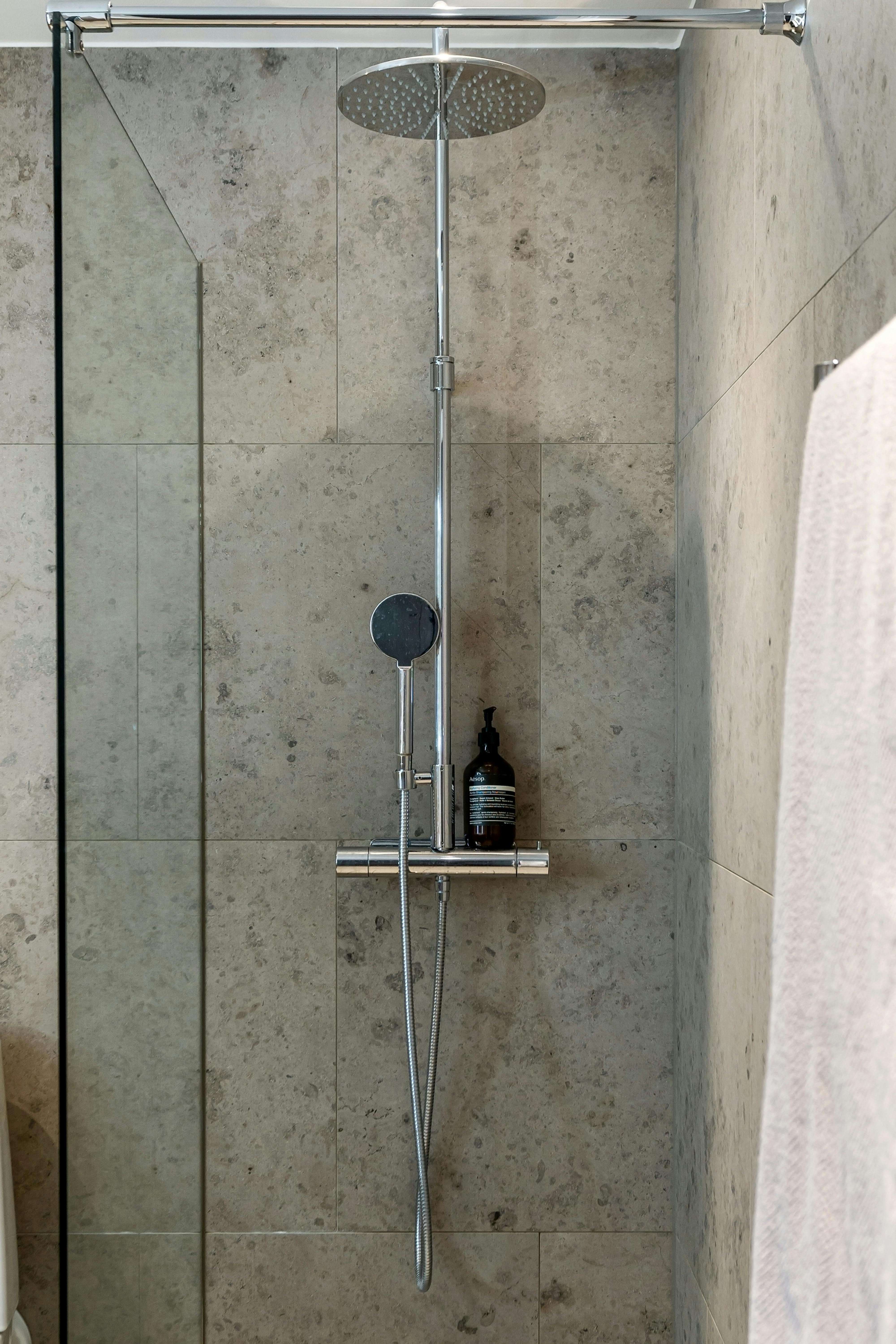 Elegant Showers Durable and Stylish Bathroom Fixtures
