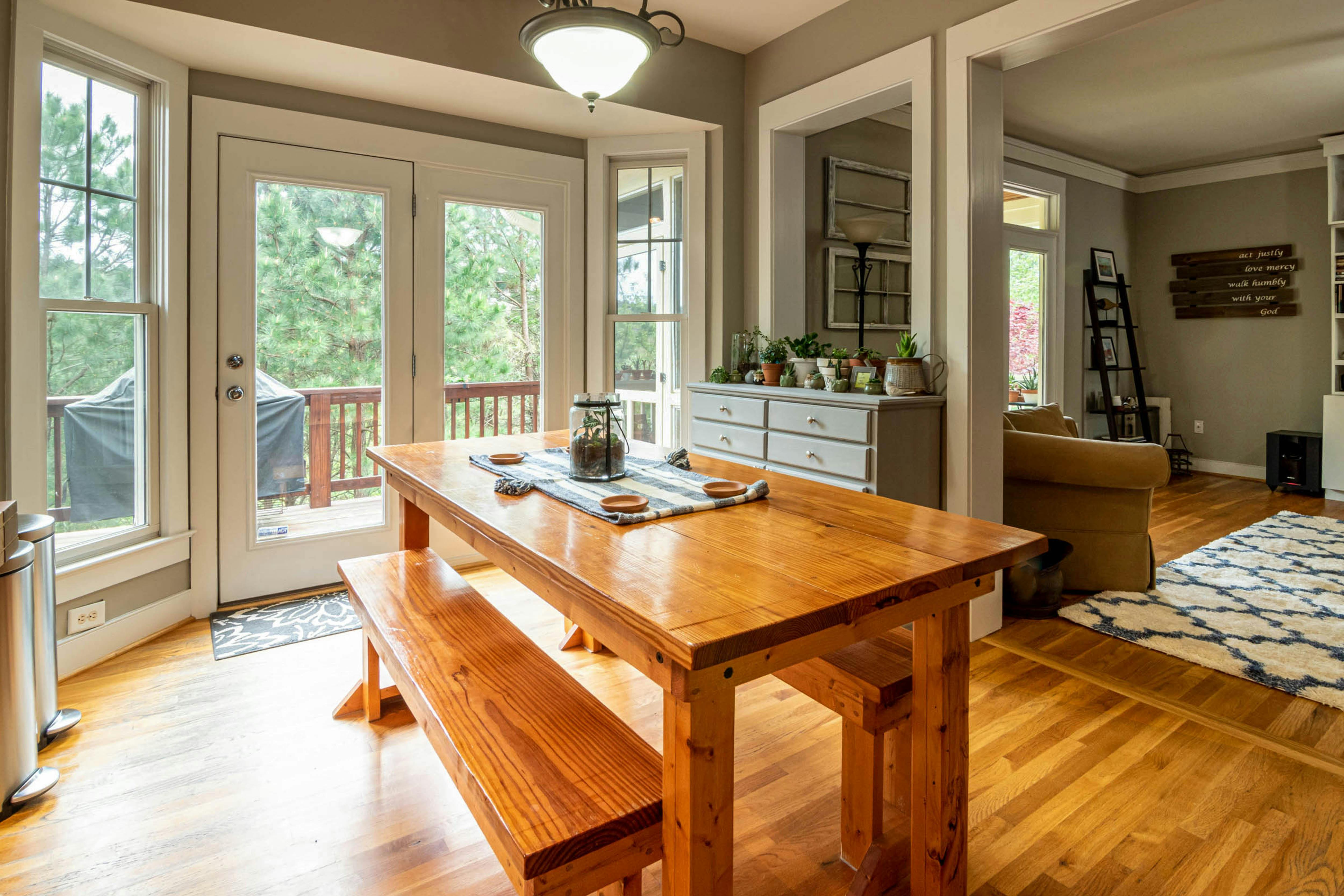 Sunroom Ideas for Comfort and Style Year-Round