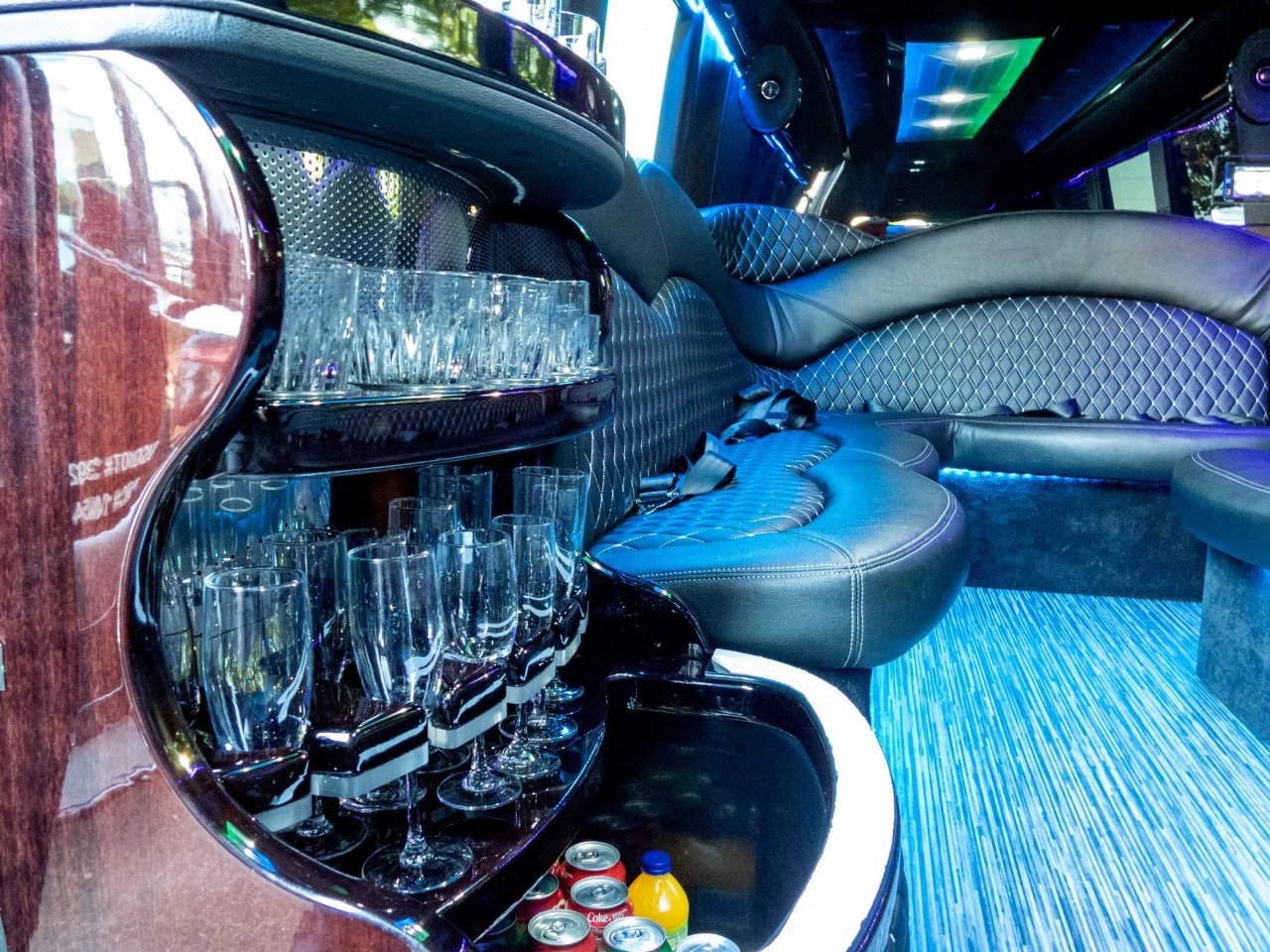 Affordable Limo in Miami – Ride in Style with Professional Drivers