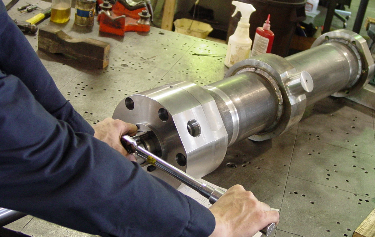 Expert Hydraulic Pump Services & Repairs | RHK Hydraulic Cylinder Services Inc.
